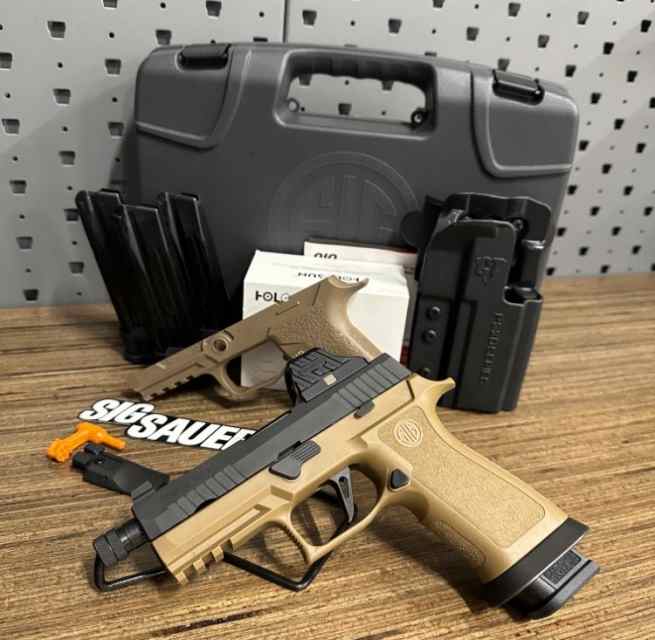 Sig Sauer P320 X-Carry Threaded w/ SCS + 4 Mags 