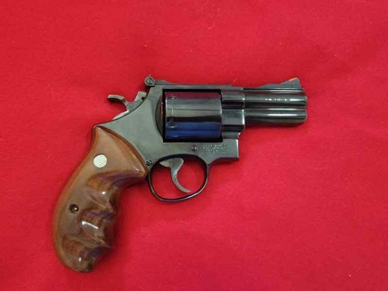 Smith &amp; Wesson 29-4 Unfluted 44 Mag Rare 3&#039;