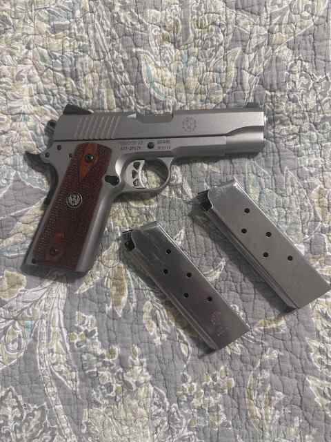 Sr1911 commander style 45 auto