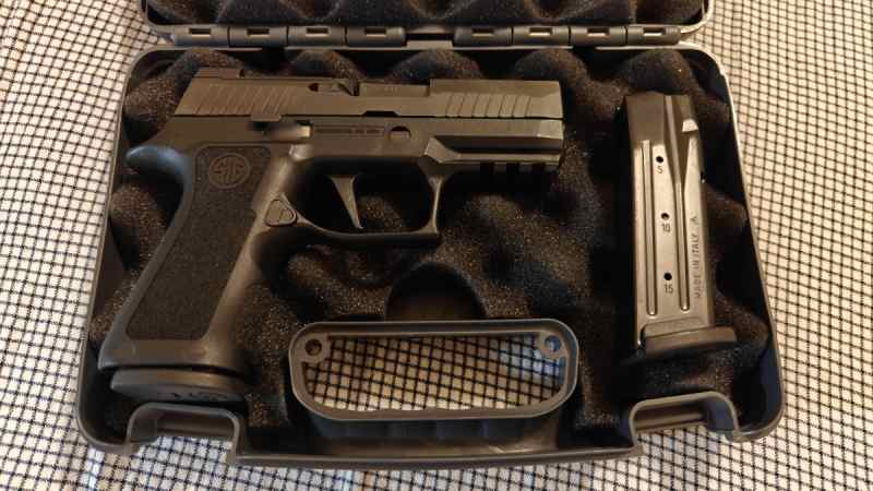 Sig Sauer P320 XCompact 9mm