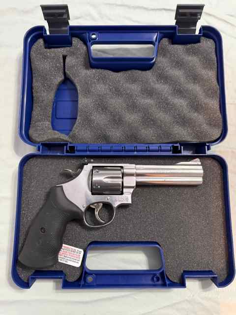 S&amp;W  629-6 with 5” barrel