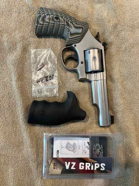 S&amp;W 66-8, 4.25 Barrel, .357 Mag, With Extra’s 