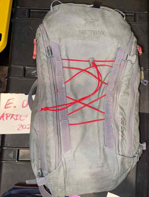 Arc'teryx LEAF Khard 30 Wolf Gray (used)