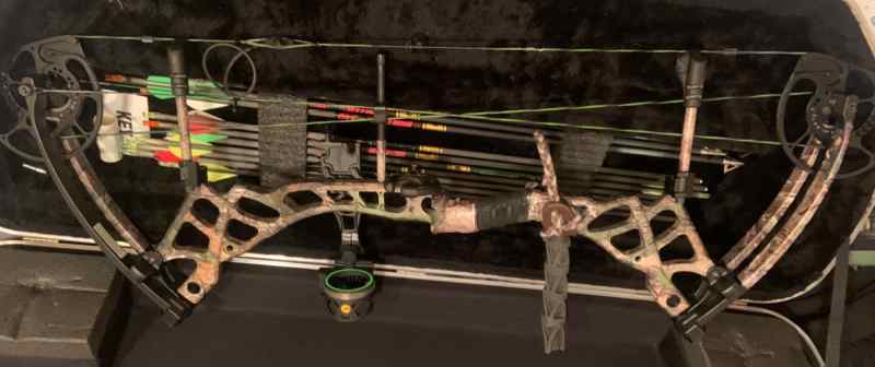 Compound bow and acc.