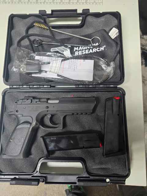 Magnum Research Baby Eagle III 9mm