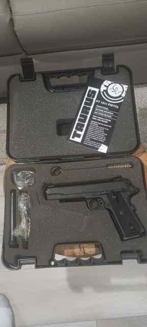 Taurus PT 1911 45acp + extras 